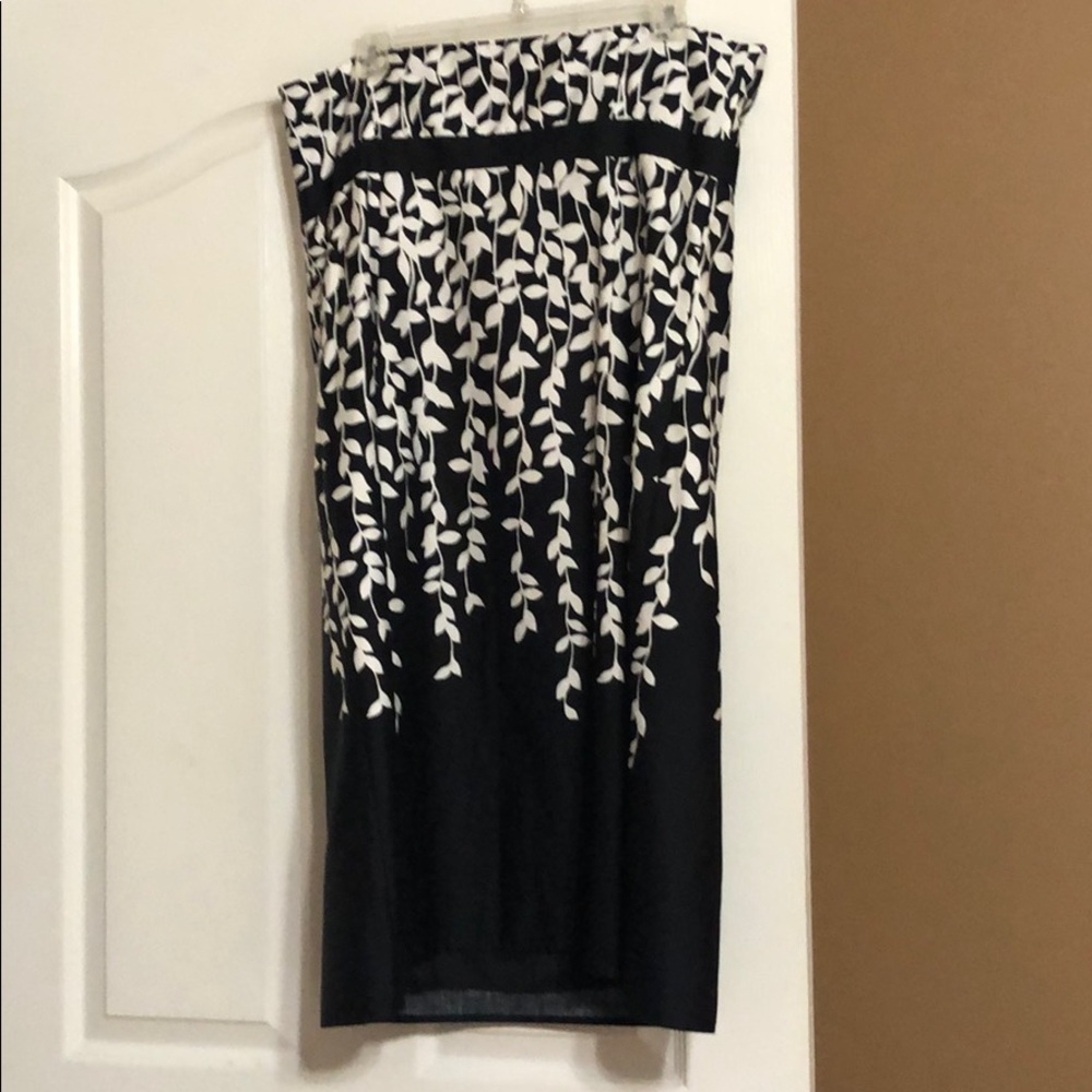 Dress - Picture 4 of 4